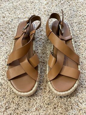 Women’s 8.5 Marc Fisher Tan Leather Crisscross Espadrille Sandals